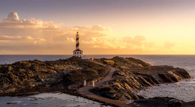 Jakie wyspy wchodzą w skład Balearów? Odkryj ich tajemnice i uroki