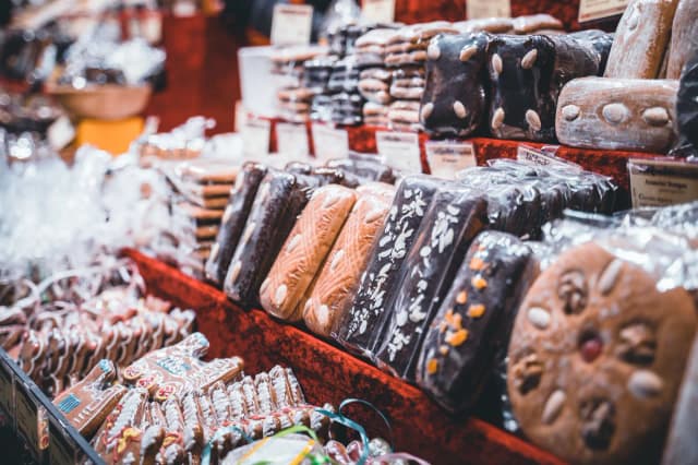 Gdzie kupić pamiątki w Wiedniu? Odkryj najlepsze miejsca na zakupy