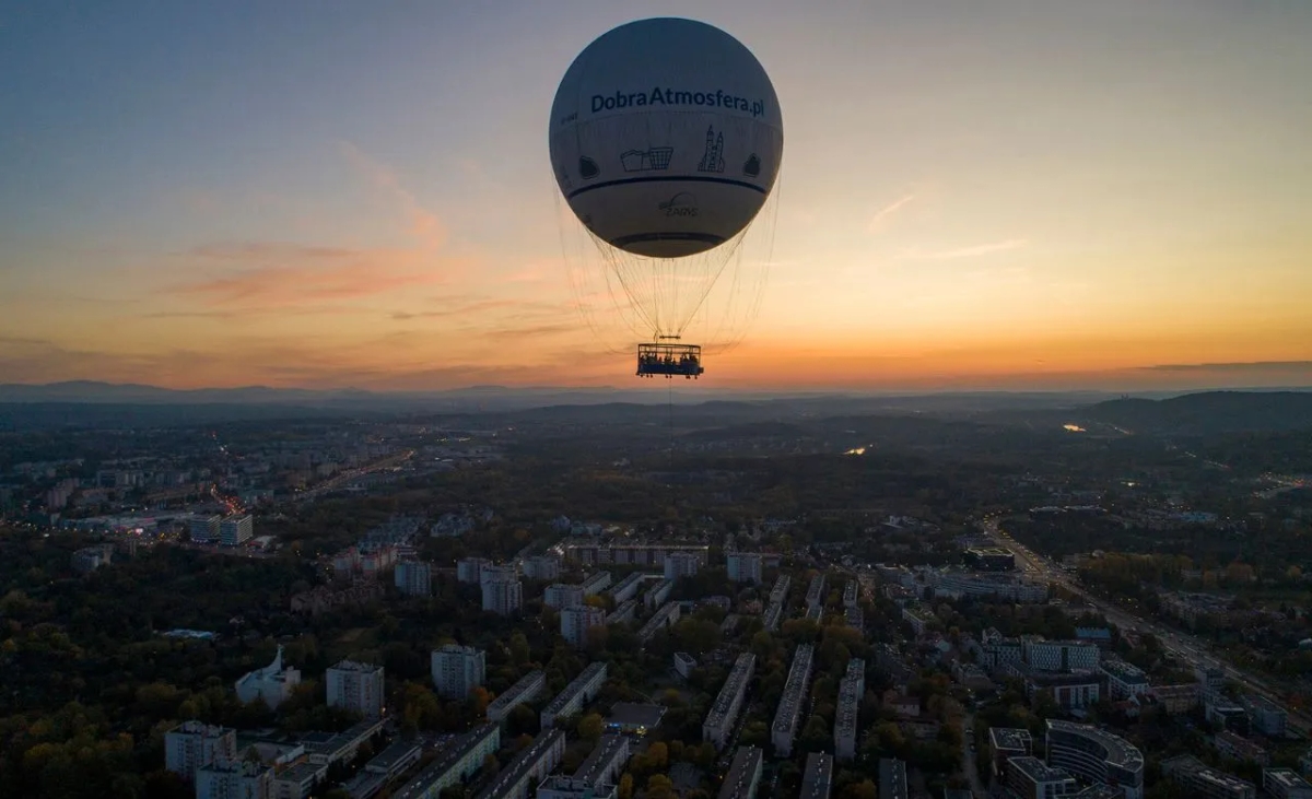 Ile kosztuje lot balonem w Krakowie? Sprawdź ceny i opcje!