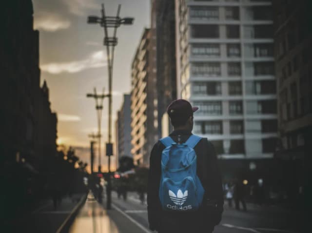 Przegląd plecaków Adidas. Czy warto wybrać je na wycieczkę?